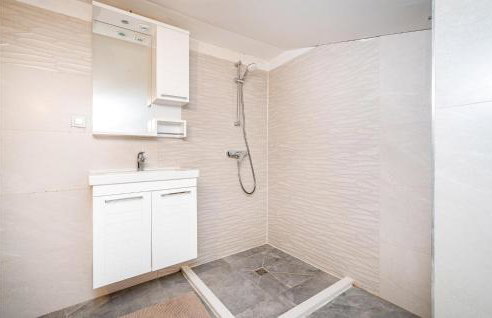 3 Bedroom Cozy Home In Razanac - Foto 32