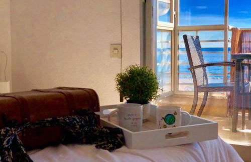 Stunning Sea View - Photo 27