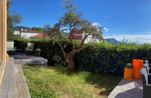 Rez de jardin avec vue mer à saint jean - Photo 12