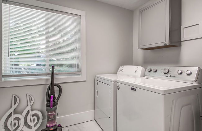 The Rolling Stone Near Downtown - Photo 24