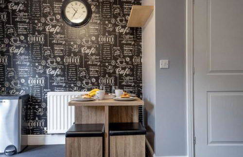 Stunning 3 bed House - Nr Kings Mill Hospital - 2 Parking Spaces, Wifi & Garden - Foto 9