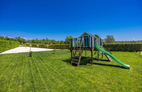 Villa Infinity near Pula for 8 persons with 68 m2 private pool, sauna & kids playground - Foto 15