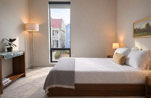 East Side Luxury 1BR Apt - Sleeps 4 - Near Brady St with Balcony and Lounge - Foto 5