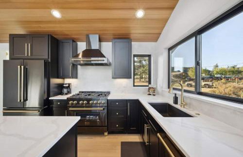 Modern Mountain House with Spa and Scenic Views - Foto 21