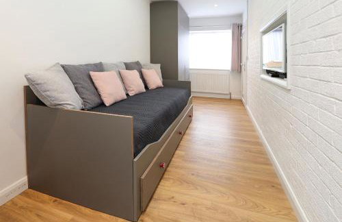 Peaceful and Novel Place to Stay - Photo 5