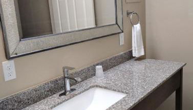 Gated 1 King BedRoom 1 Bath Apt with Full kitchen 133 - Foto 2