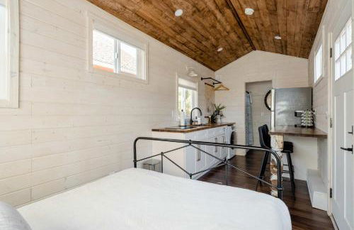 Stay Portland - The Tiny Farmhouse on Alberta - Photo 5