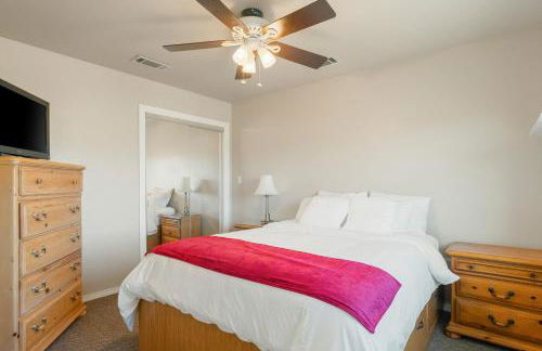 Luxury Shasta Vista Retreat & Basecamp - Sauna & Jacuzzi - Foto 36