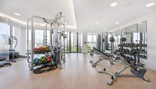 Central Serene Penthouse w King bed GYM Parking - Foto 4