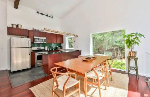 Unique and Private 25ft Waterfall House in Hunter - Foto 27