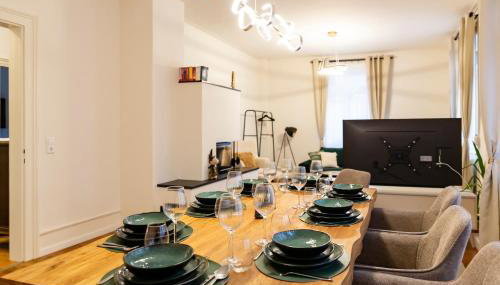 Charaktervolle 122qm Altbau-Ferienwohnung mit Stuck, viel Platz für Familien & Gruppen bis zu 8 Personen, Parkplatz inklusive - Foto 3