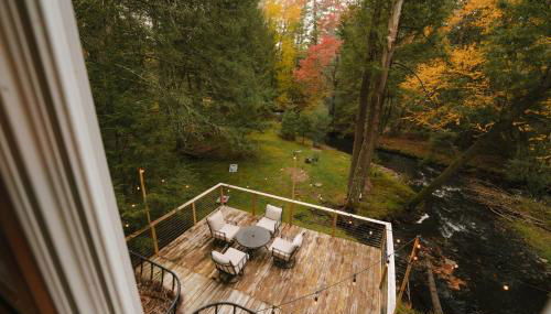 Enchanting River- Water Front A-Frame Cabin - Foto 4