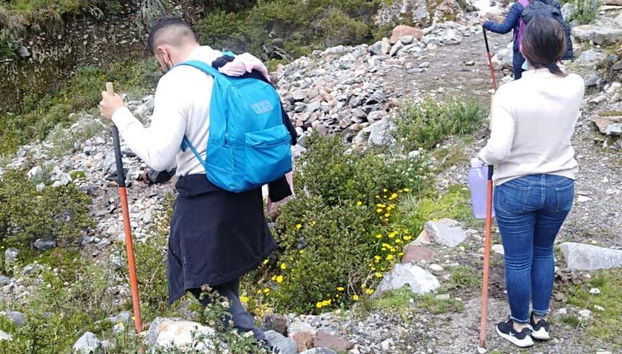 Camminata verso la laguna di Humantay