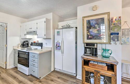 Normandy Home with Yard about 2 Mi to Lake - Foto 9