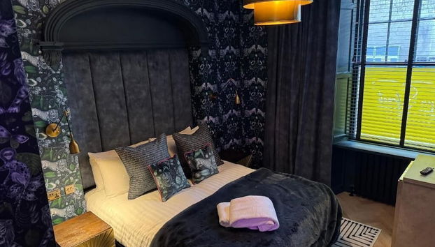 Secret Suites Lancaster - Photo 3