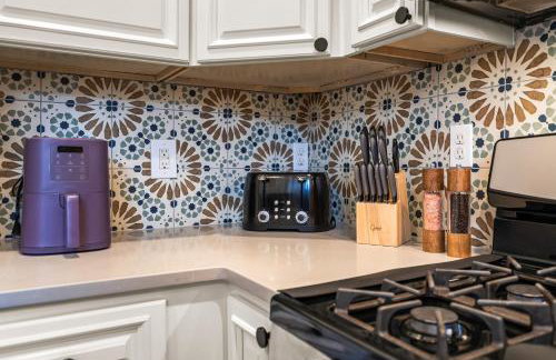 3BD plus 1BD Tiny Home - Outdoor Movie & Yard Fun - Foto 26