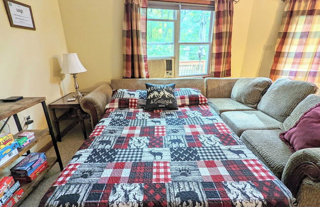 The Bear Foot Lodge by Avantstay Game Room, Deck, Beach/lake Access - Photo 6