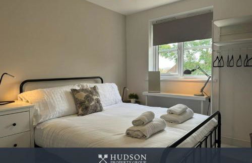 Spacious Townhouse with Garden - Photo 14