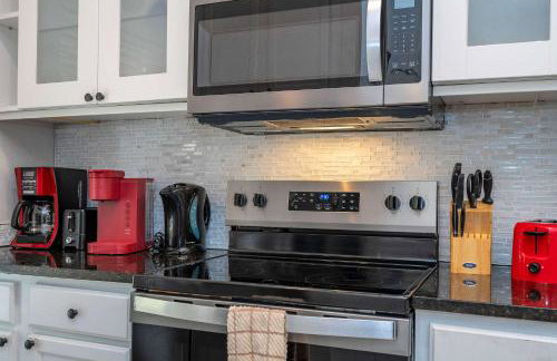 Cozy Townhouse with Private Pool in Kissimmee - Photo 54