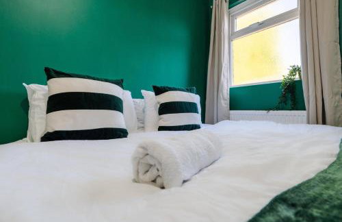 Exotic 4BD, Etihad, Coop Arena - TV in all Rooms and Outdoor Dining - Foto 20