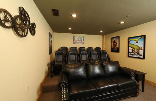 Splash Time Cinema - Six Bedroom Chalet - Photo 122