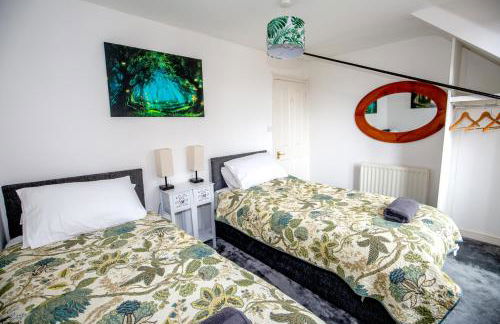 Marketplace Glastonbury - Photo 41