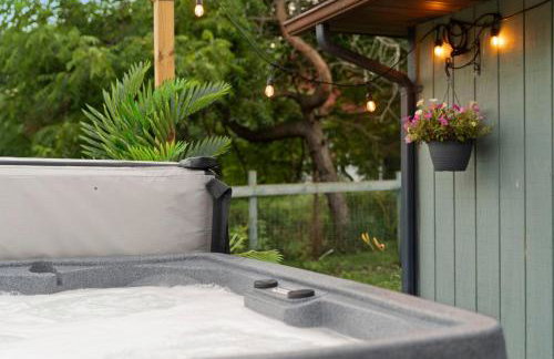 Near Ithaca!Hot Tub! LRG Home!Sleeps 14! Dogs ok! - Foto 30