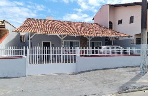 Casa ampla com 3 quartos com ar condicionado a 50mts da praia - Photo 2