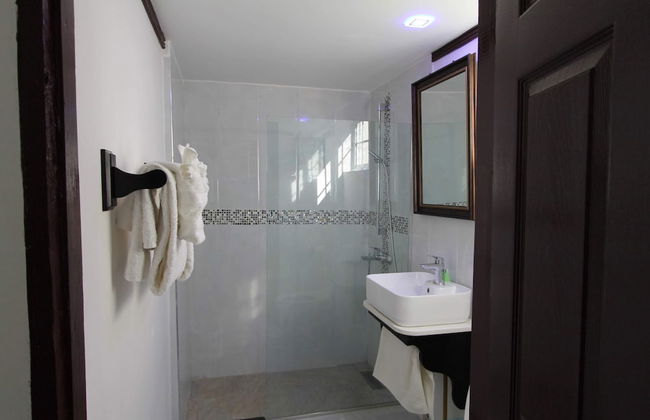 Sand and Blue Seas - Photo 35