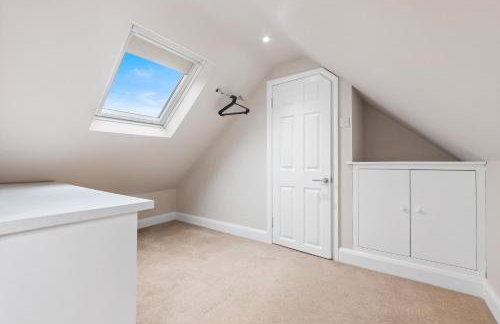 Modern Serenity in Langley Vale - Photo 3