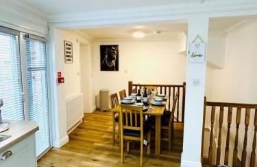 NEW Central Ryde Retreat, Melville Duplex, short walk to Beach Sleeps 6 - Foto 38