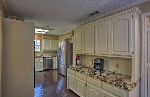 Unwind Fireside and Play Pool! Idyllic McKinney Home - Foto 9