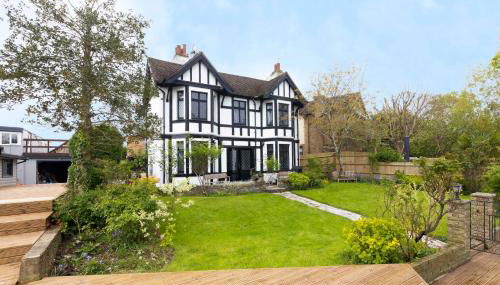 Lux 8Br Thamesfront Villa w Yacht & Sauna - Foto 4, Garden, Garden view