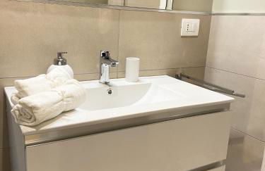 Casa di Laura mono e bilo di fronte Ospedale San Raffaele - Foto 12