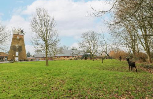 The Oak Room - Windmill Country Retreats - Photo 20