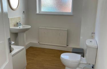 Spacious, Sleeps 18, 3 Bathrooms, Parking, Park, Mansfield - Foto 16