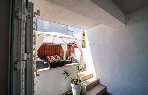 Violet Red Yellow Apartments - Foto 10