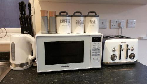 Modern large 2 Bed whole apartment - Free parking - Ground floor - Central Beeston - Foto 3