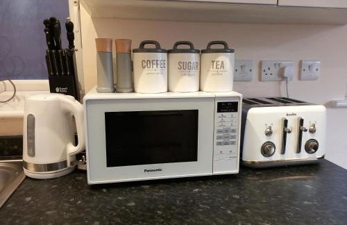 Modern large 2 Bed whole apartment - Free parking - Ground floor - Central Beeston - Foto 3