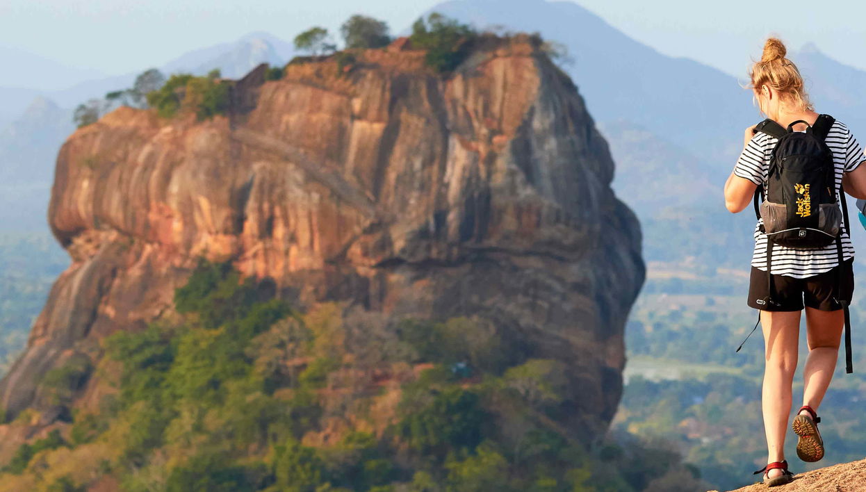 Tour privato di Pidurangala e del villaggio Hiriwaduna