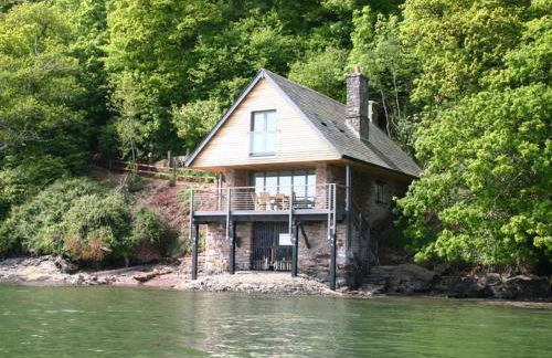 Sandridge Boathouse - Photo 1