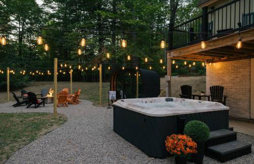 Family Retreat Sauna Hot Tub Games Peloton - Photo 16