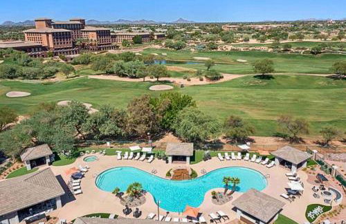 Family Getaway Near Grayhawk Golf , Parking - N244 - Foto 1