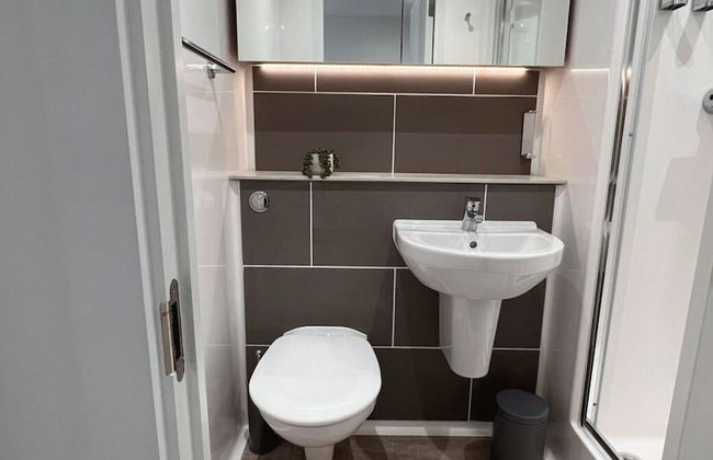 Aberdeen by Charles Hope - Foto 18