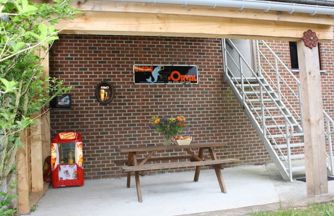 Modern Stay With Hot Tub - Photo 24