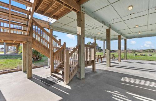 Sand Dollar Beachside 3BR Retreat, Ocean Views, Firepit & Pet Friendly - Foto 43