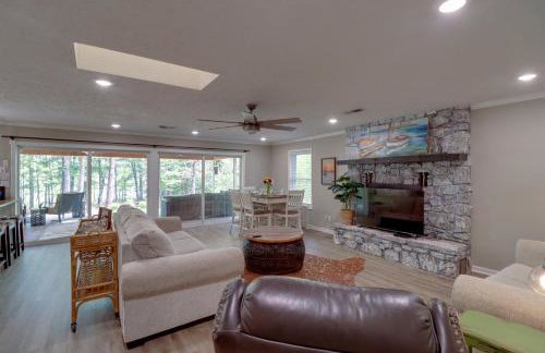 Arkansas Vacation Rental on Greers Ferry Lake! - Photo 1
