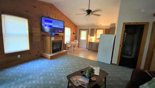 Black Bear Cabin - Giant Spa Tub, Peaceful Location - Foto 5