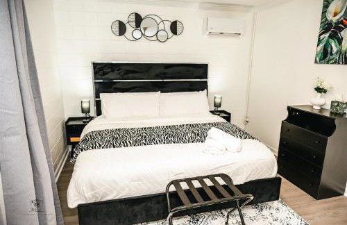 KLIZZ Suites - Photo 52