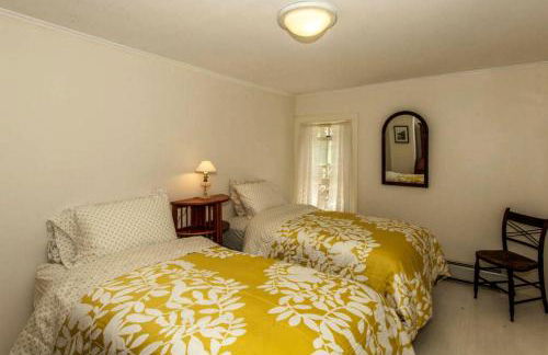 Riverfront Cabin with Beautiful Views of Housatonic River in Great Barrington, Massachusetts - Foto 24